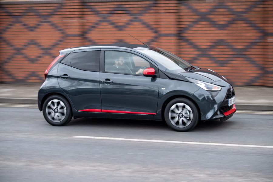  Toyota Aygo x-trend 5-Door 2019 года  (UK) (фото 23 из 26)